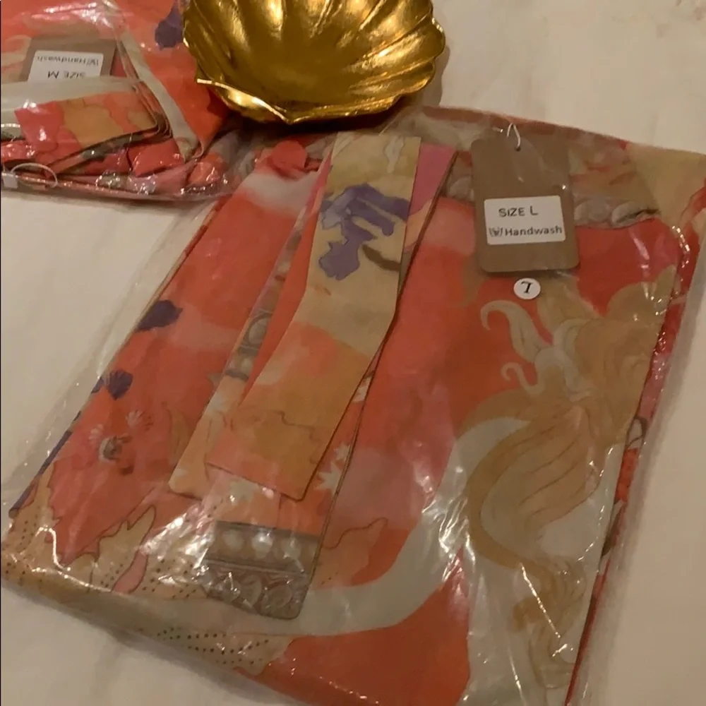 KIMONO MERMAID SEASHELL PRINT MULTI CORAL/PINK COLOR BEAUTIFUL FABRIC - Picture 7 of 7